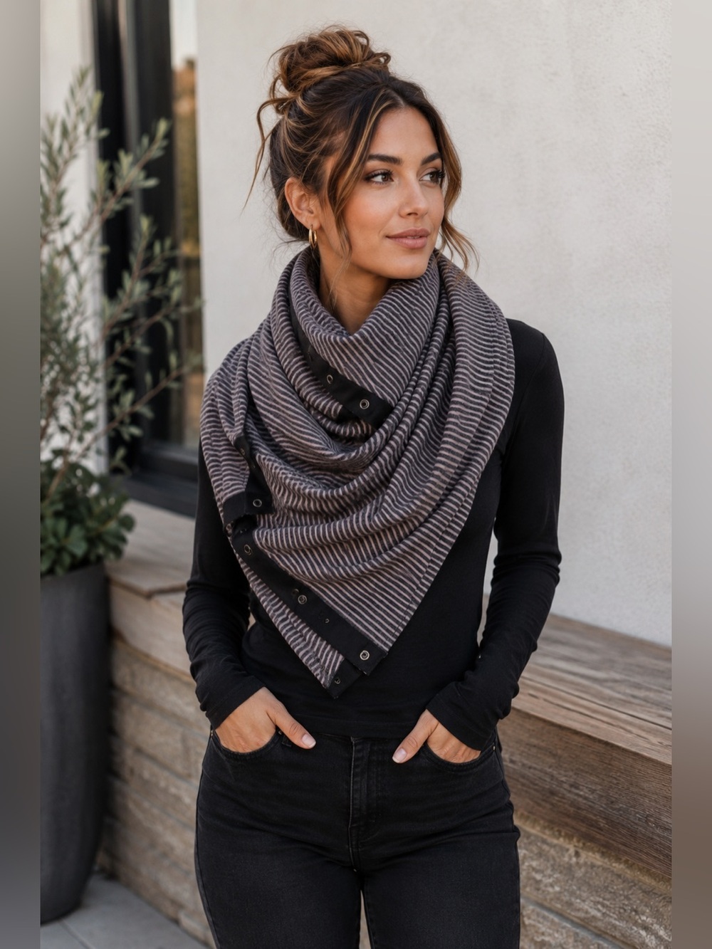 Lululemon Vinyasa Snap Circle Scarf Gray Black Striped Infinity Wrap EUC